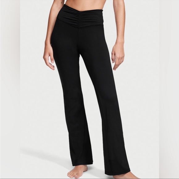 Victoria's Secret Pants - Victoria’s Secret Front ruched Flare leggings